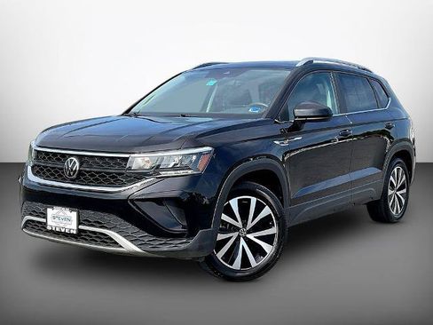 Used 2023 Volkswagen Taos SE AWD/4WD image 3