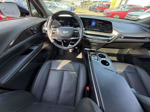 Used 2024 Cadillac Lyriq Luxury RWD image 14