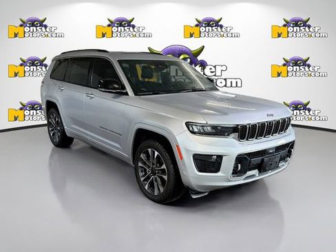 Used 2021 Jeep Grand Cherokee L Overland w/ Advanced Protech Group III image 3