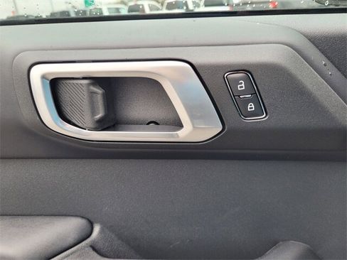 New 2025 Ford Bronco Badlands image 25