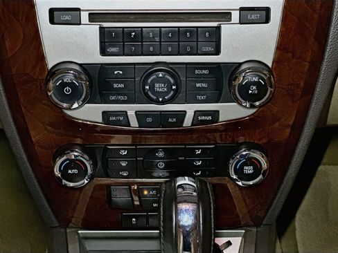 Used 2010 Ford Fusion SEL FWD image 13