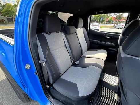 Used 2020 Toyota Tacoma SR5 image 29