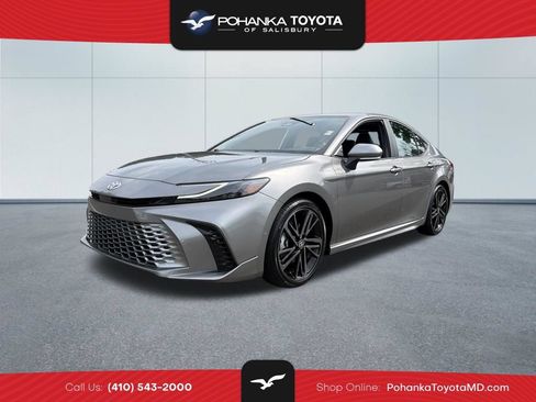 Used 2025 Toyota Camry XSE FWD image 1