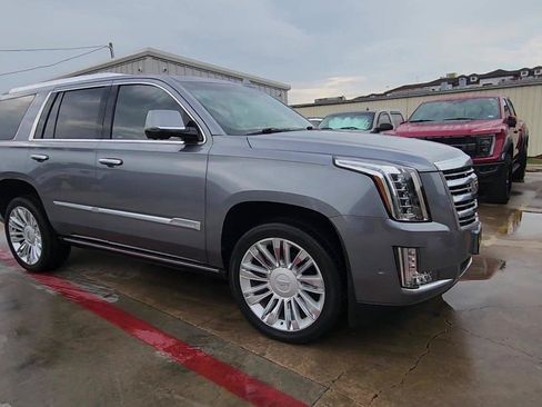 Certified 2018 Cadillac Escalade Platinum AWD/4WD image 2