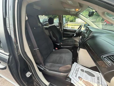 Used 2017 Dodge Grand Caravan SE w/ Power Window Group image 18