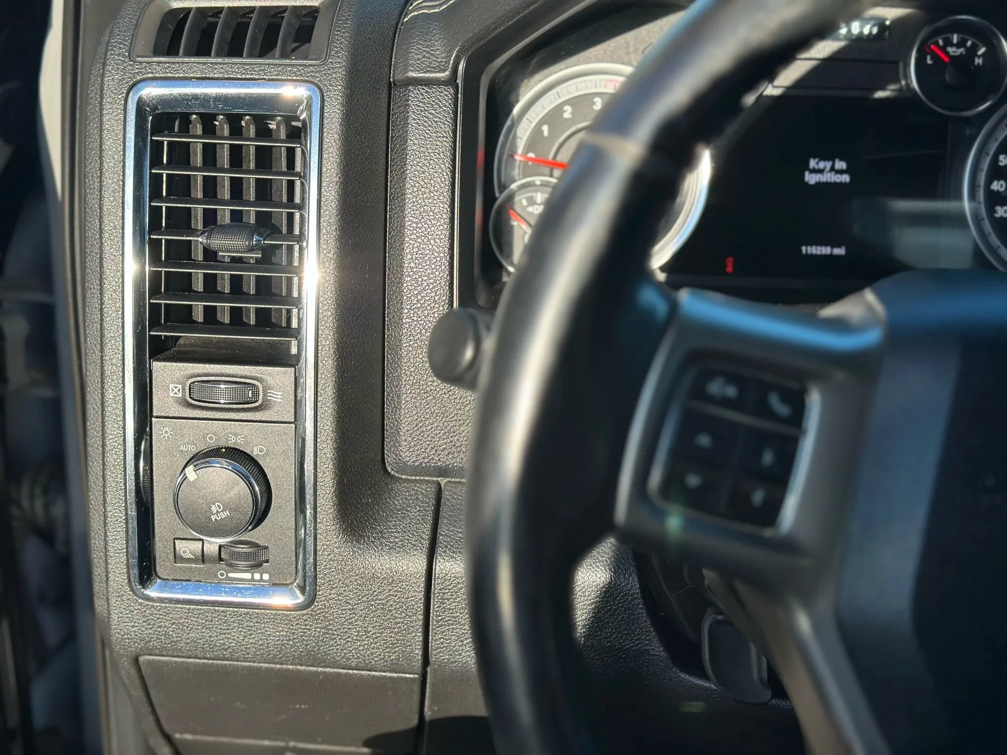Used 2013 RAM 3500 Laramie AWD/4WD image 17
