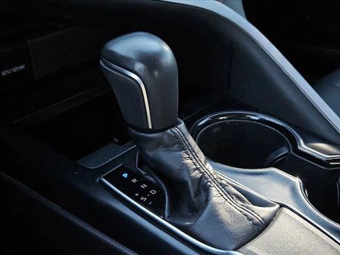 Used 2018 Toyota Camry SE image 17