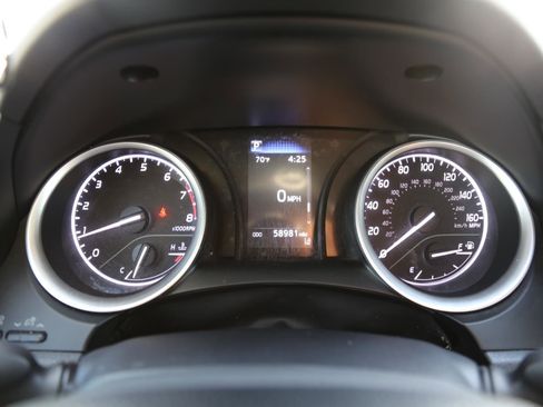 Used 2021 Toyota Camry LE image 11