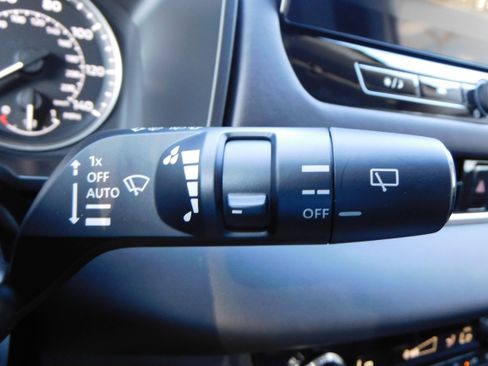 New 2025 Mitsubishi Outlander SE image 19