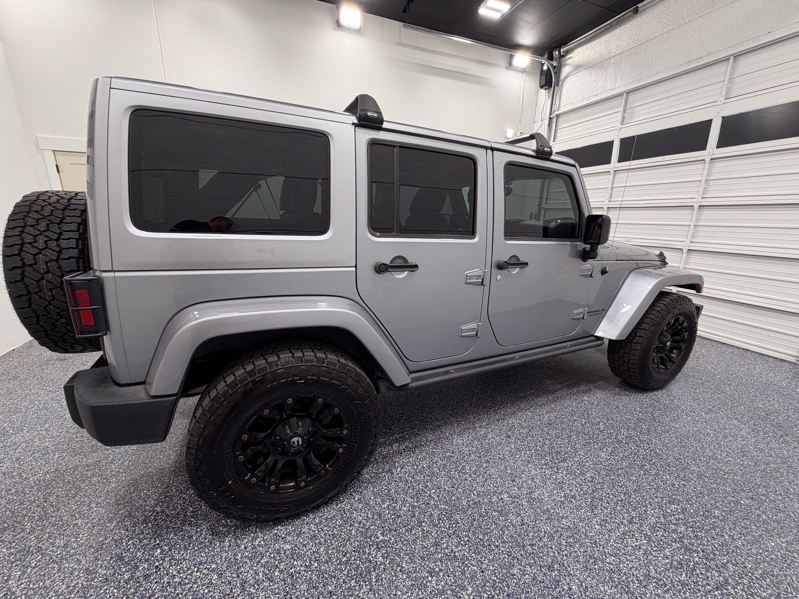 Used 2015 Jeep Wrangler Unlimited Sahara AWD/4WD image 7