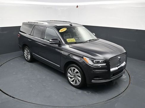 Used 2023 Lincoln Navigator Reserve AWD/4WD image 38