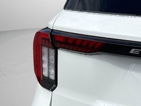 New 2026 Ford Explorer Active w/ Active Comfort Package image 10