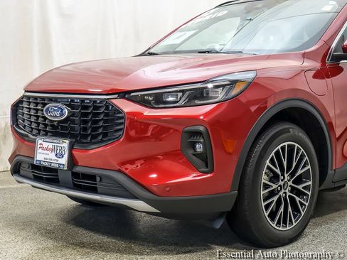 Used 2023 Ford Escape SE w/ PHEV Premium Package FWD image 3