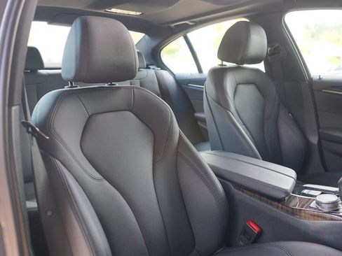 Used 2019 BMW 530i w/ Convenience Package RWD image 26
