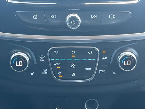 Used 2021 Chevrolet Traverse LT w/ LPO, Floor Liner Package AWD/4WD image 28