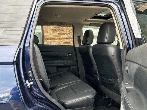 Used 2015 Mitsubishi Outlander SE AWD/4WD image 15