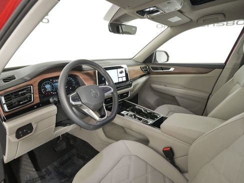 Used 2024 Volkswagen Atlas SE image 9