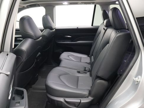 Used 2024 Toyota Grand Highlander FWD image 18