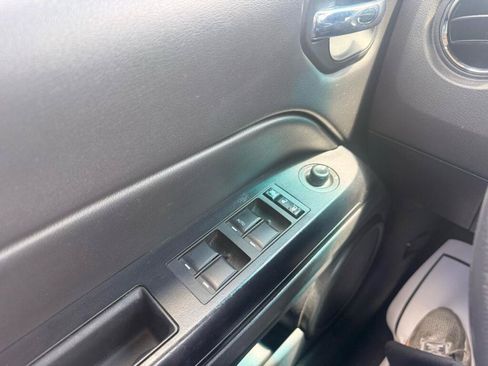 Used 2017 Jeep Patriot High Altitude AWD/4WD image 17