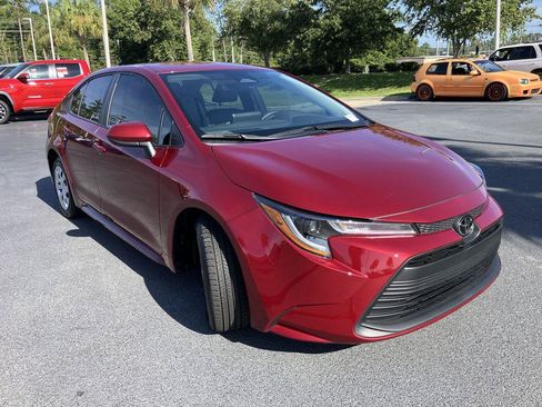 Used 2025 Toyota Corolla LE w/ Convenience Package FWD image 7