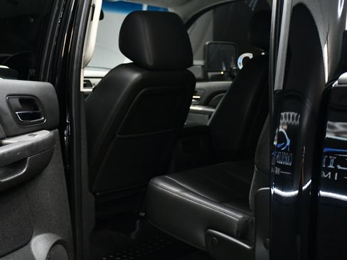 Used 2014 Chevrolet Silverado 2500 LTZ w/ LTZ Plus Package image 38