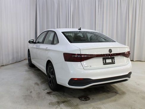 New 2026 Volkswagen Jetta SE image 22