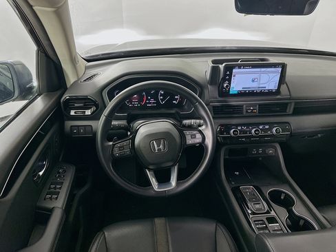 Used 2023 Honda Pilot Touring image 31