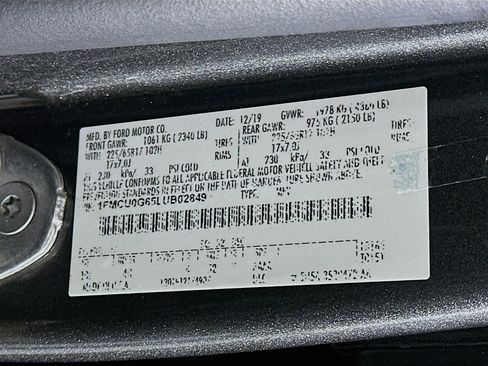 Used 2020 Ford Escape SE image 12