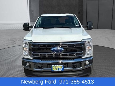 Used 2025 Ford F350 XLT w/ FX4 Off-Road Package AWD/4WD image 2