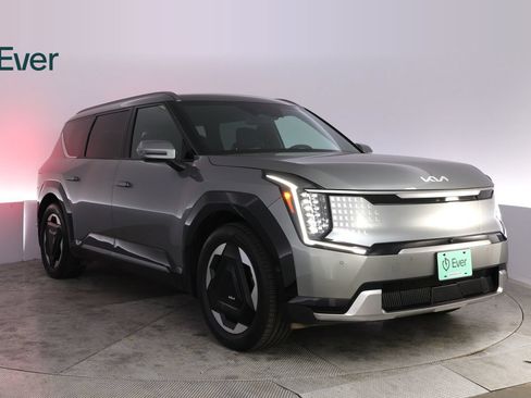 Used 2024 Kia EV9 Land AWD/4WD image 13