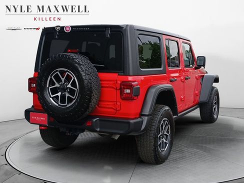 Used 2025 Jeep Wrangler Unlimited Rubicon AWD/4WD image 16