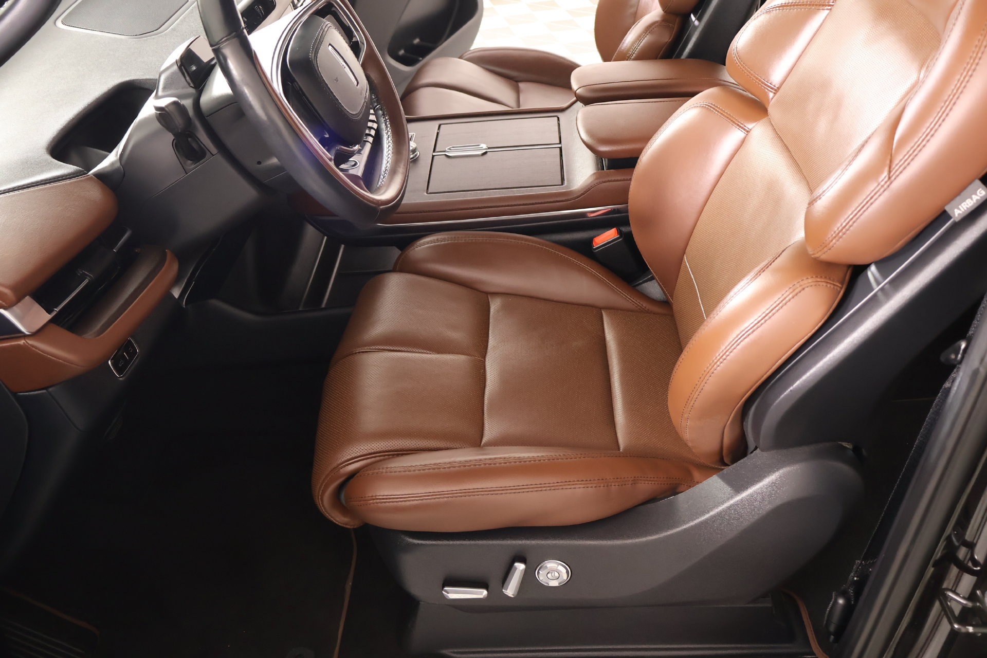 Used 2025 Lincoln Navigator Reserve AWD/4WD image 11