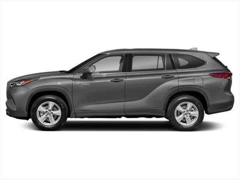 Used 2020 Toyota Highlander XLE AWD/4WD image 3