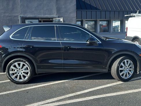 Used 2015 Porsche Cayenne S AWD/4WD image 2