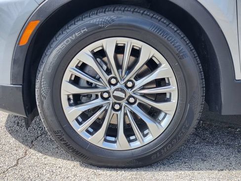 Used 2025 Cadillac XT4 Premium Luxury FWD image 10