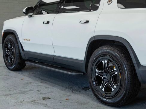 Used 2023 Rivian R1S Adventure AWD/4WD image 39