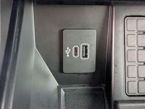 Used 2025 Ford F150 Lariat AWD/4WD image 23