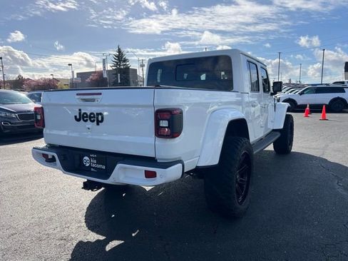 Used 2021 Jeep Gladiator Overland image 9