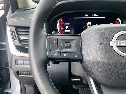 Certified 2025 Nissan Rogue SL w/ Tech Package FWD image 24