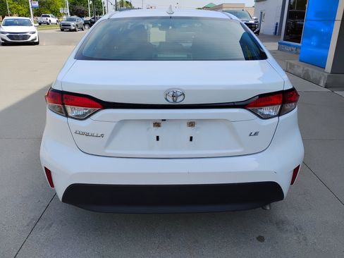 Used 2024 Toyota Corolla LE FWD image 6