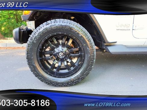 Used 2018 Jeep Wrangler Unlimited Sahara AWD/4WD image 32