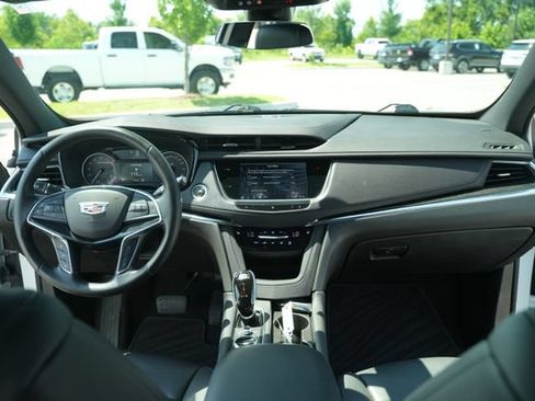 Used 2020 Cadillac XT5 Premium Luxury AWD/4WD image 26