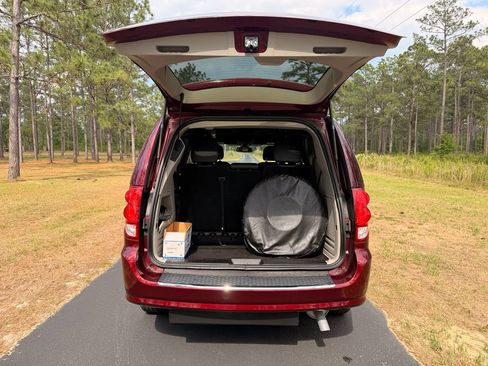 Used 2019 Dodge Grand Caravan SXT FWD image 5