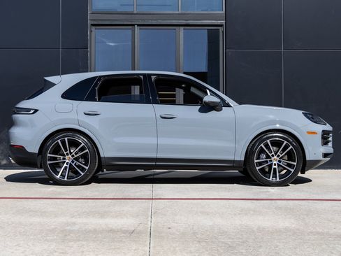New 2026 Porsche Cayenne image 12