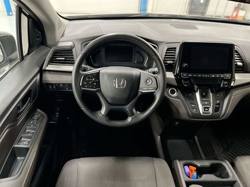 Used 2018 Honda Odyssey EX image 11