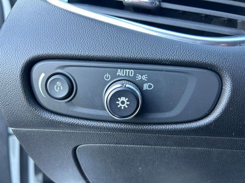 Used 2021 Chevrolet Malibu LT FWD image 23