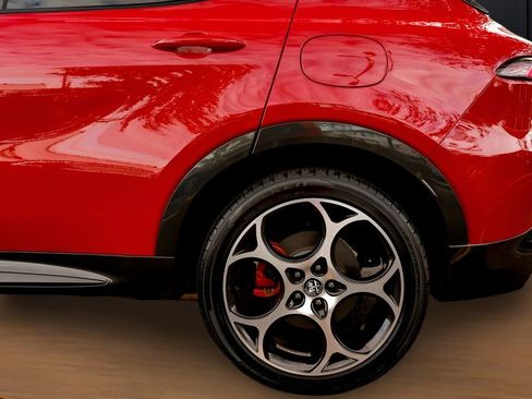 Used 2024 Alfa Romeo Tonale Veloce AWD/4WD image 8