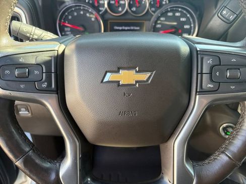 Used 2019 Chevrolet Silverado 1500 LTZ w/ LTZ Convenience Package AWD/4WD image 7