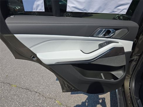 New 2026 BMW X5 xDrive50e AWD/4WD image 13