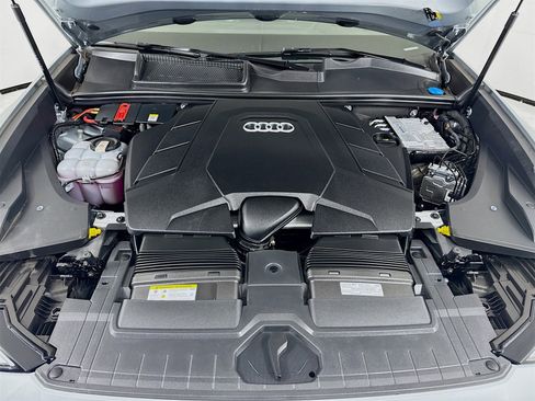 Used 2023 Audi Q8 Prestige image 30